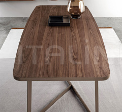 Стол обеденный Lipari Стол обеденный Lipari фабрика Meroni & Colzani