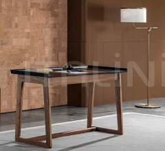 Письменный стол Parioli Письменный стол Parioli фабрика Meroni & Colzani