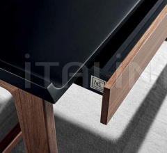 Письменный стол Parioli Письменный стол Parioli фабрика Meroni & Colzani