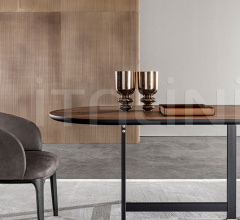 Стол обеденный Egadi Стол обеденный Egadi фабрика Meroni & Colzani