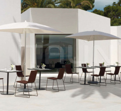 Итальянские Уличные столы - Стол обеденный Dual Outdoor 45 BM4361 Итальянские Уличные столы - Стол обеденный Dual Outdoor 45 BM4361 фабрика Andreu World