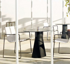 Итальянские Уличные столы - Стол обеденный Reverse 80 in/out BM4568 Итальянские Уличные столы - Стол обеденный Reverse 80 in/out BM4568 фабрика Andreu World