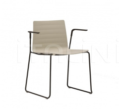 Итальянские Уличная мебель - Стул с подлокотниками Flex Chair Outdoor SO1323 фабрика Andreu World
