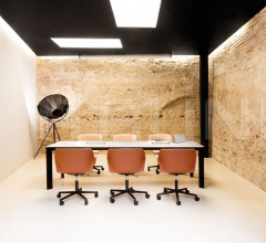 Итальянские Кабинет - Кресло Nuez SO2740 Итальянские Кабинет - Кресло Nuez SO2740 фабрика Andreu World