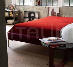 Кровать Charles фабрика B&B Italia