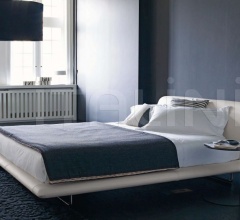 Кровать Siena фабрика B&B Italia