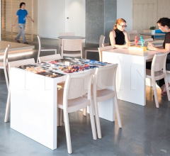 Итальянские Столы обеденные - Стол обеденный Closed Table ME6100 фабрика Andreu World