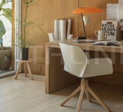 Итальянские Столы для конференц зала - Стол Closed Table ME6213 фабрика Andreu World