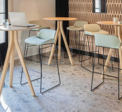 Барный стол Nuez Table фабрика Andreu World