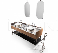 Итальянские Настенные зеркала - Настенное зеркало Kobol Итальянские Настенные зеркала - Настенное зеркало Kobol фабрика IPE Cavalli (Visionnaire)