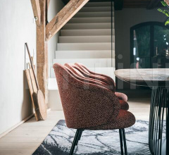 Стул с подлокотниками Ona Curved Armchair Стул с подлокотниками Ona Curved Armchair фабрика Freifrau