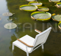 Стул с подлокотниками Domino Chair Стул с подлокотниками Domino Chair фабрика Atmosphera