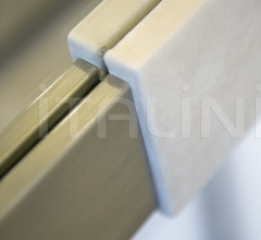 Настенное зеркало Trilogy R Настенное зеркало Trilogy R фабрика Capital Decor