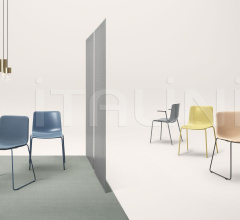 Стул с подлокотниками Pato 4 Leg Armchair Стул с подлокотниками Pato 4 Leg Armchair фабрика Fredericia