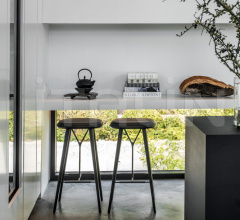 Барный стул Spine Metal Base Stool Барный стул Spine Metal Base Stool фабрика Fredericia