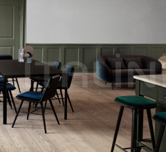 Барный стул Spine Wood Base Stool Барный стул Spine Wood Base Stool фабрика Fredericia