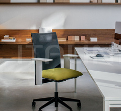 Итальянские Кабинет - Кресло Planesit 5 ways swivel High фабрика Arper