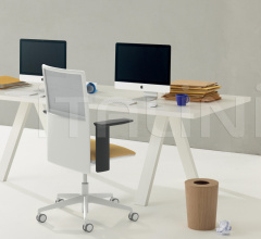 Итальянские Столы для конференц зала - Стол Cross H 105 cm Office Top Итальянские Столы для конференц зала - Стол Cross H 105 cm Office Top фабрика Arper