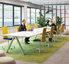 Итальянские Столы для конференц зала - Стол Cross H 105 cm Office Top Итальянские Столы для конференц зала - Стол Cross H 105 cm Office Top фабрика Arper