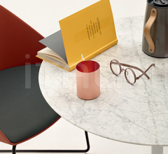 Итальянские Столы обеденные - Стол обеденный Dizzie H 74 фабрика Arper