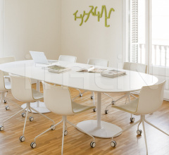 Итальянские Столы обеденные - Стол обеденный Dizzie H 74 base фабрика Arper