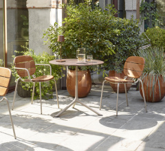 Итальянские Уличная мебель - Стул с подлокотниками Si-Si Wood armchair Итальянские Уличная мебель - Стул с подлокотниками Si-Si Wood armchair фабрика Scab Design