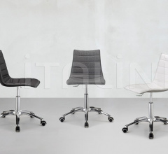 Кресло Zebra Pop with castors фабрика Scab Design