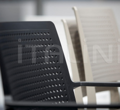 Итальянские Уличная мебель - Стул с подлокотниками Emi armchair Итальянские Уличная мебель - Стул с подлокотниками Emi armchair фабрика Scab Design