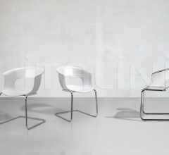 Итальянские Уличная мебель - Стул Miss B Antishock cantilever Итальянские Уличная мебель - Стул Miss B Antishock cantilever фабрика Scab Design