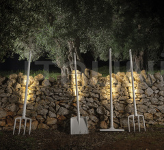 Итальянские Уличные светильники - Напольный светильник Tobia HP145 3R EXT фабрика Karman