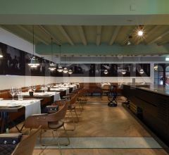 Стул с подлокотниками Showtime - sled base Стул с подлокотниками Showtime - sled base фабрика BD Barcelona Design