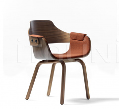 Стул с подлокотниками Showtime - 4 wooden legs Стул с подлокотниками Showtime - 4 wooden legs фабрика BD Barcelona Design