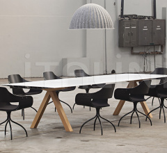 Стул с подлокотниками Showtime - swivel base Стул с подлокотниками Showtime - swivel base фабрика BD Barcelona Design