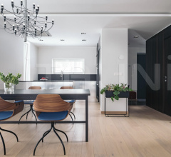 Стул с подлокотниками Showtime - swivel base Стул с подлокотниками Showtime - swivel base фабрика BD Barcelona Design