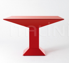 Стол обеденный Mettsass Стол обеденный Mettsass фабрика BD Barcelona Design