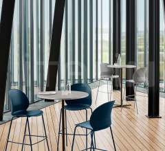 Итальянские Рестораны/Бары - Барный стул N02™ RECYCLE фабрика Fritz Hansen