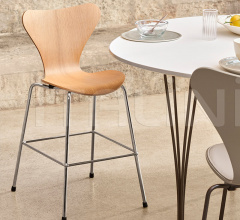 Итальянские Рестораны/Бары - Барный стул SERIES 7™ JUNIOR CHAIR фабрика Fritz Hansen