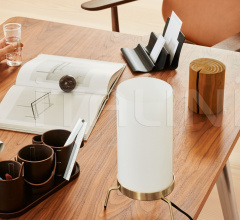 Итальянские Настольные светильники - Настольный светильник PM-02 Итальянские Настольные светильники - Настольный светильник PM-02 фабрика Fritz Hansen