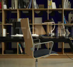 Итальянские Настольные светильники - Настольная лампа KAISER IDELL™ Итальянские Настольные светильники - Настольная лампа KAISER IDELL™ фабрика Fritz Hansen