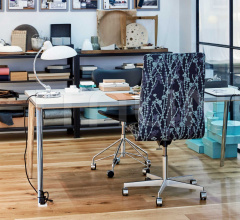 Итальянские Настольные светильники - Настольная лампа KAISER IDELL™ Итальянские Настольные светильники - Настольная лампа KAISER IDELL™ фабрика Fritz Hansen