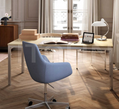 Итальянские Настольные светильники - Настольная лампа KAISER IDELL™ Итальянские Настольные светильники - Настольная лампа KAISER IDELL™ фабрика Fritz Hansen