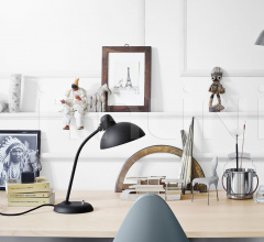 Итальянские Настольные светильники - Настольная лампа KAISER IDELL™ Итальянские Настольные светильники - Настольная лампа KAISER IDELL™ фабрика Fritz Hansen