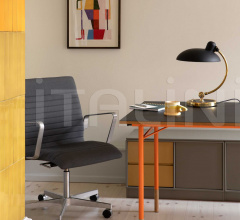 Итальянские Настольные светильники - Настольная лампа KAISER IDELL™ Итальянские Настольные светильники - Настольная лампа KAISER IDELL™ фабрика Fritz Hansen