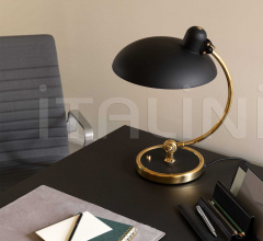 Итальянские Настольные светильники - Настольная лампа KAISER IDELL™ Итальянские Настольные светильники - Настольная лампа KAISER IDELL™ фабрика Fritz Hansen