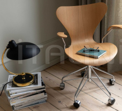 Итальянские Настольные светильники - Настольная лампа KAISER IDELL™ Итальянские Настольные светильники - Настольная лампа KAISER IDELL™ фабрика Fritz Hansen