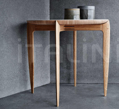 Столик TRAY TABLE Столик TRAY TABLE фабрика Fritz Hansen