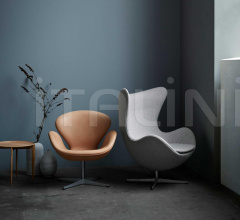 Столик TRAY TABLE Столик TRAY TABLE фабрика Fritz Hansen