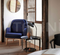 Столик TRAY TABLE Столик TRAY TABLE фабрика Fritz Hansen