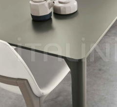 Стол обеденный Radius фабрика Maronese