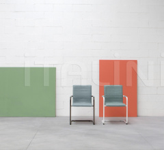 Стул с подлокотниками Conference base 150 фабрика Torre